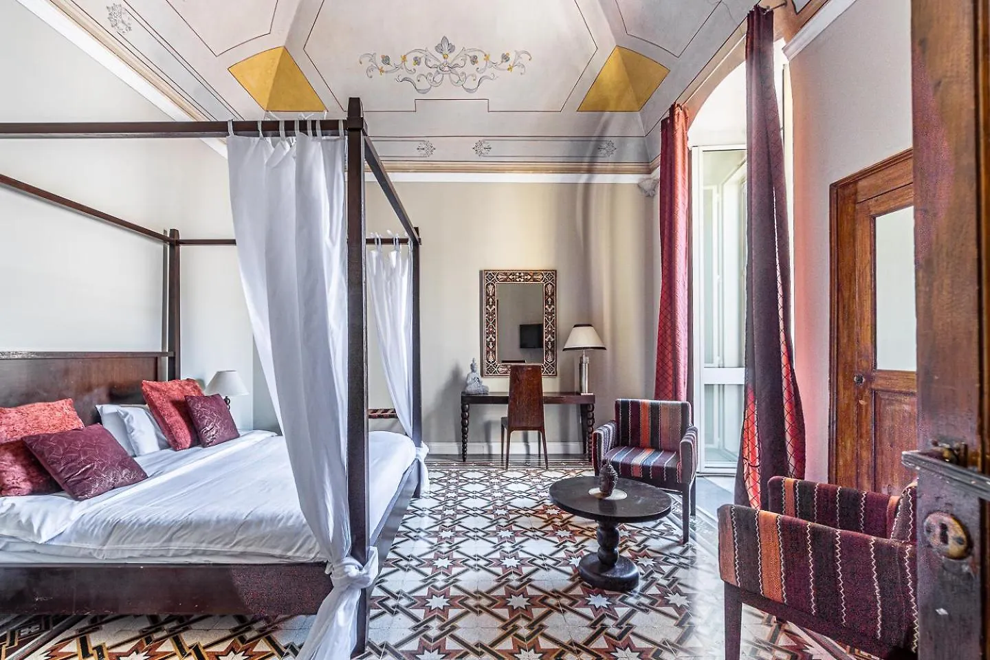 Vittorio\'S Luxury location